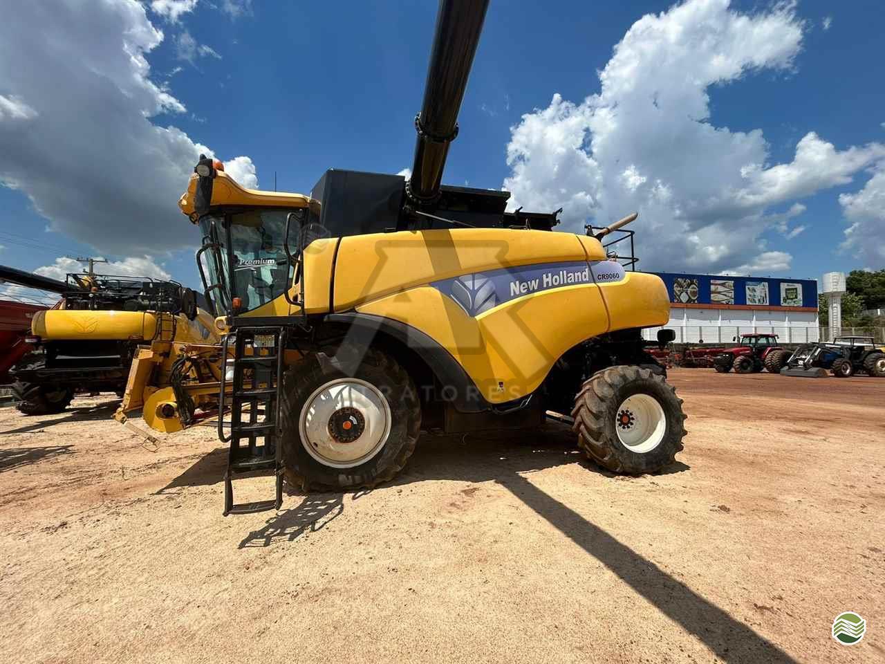 COLHEITADEIRA NEW HOLLAND CR 9060 ATR Tratores PALMAS TOCANTINS TO